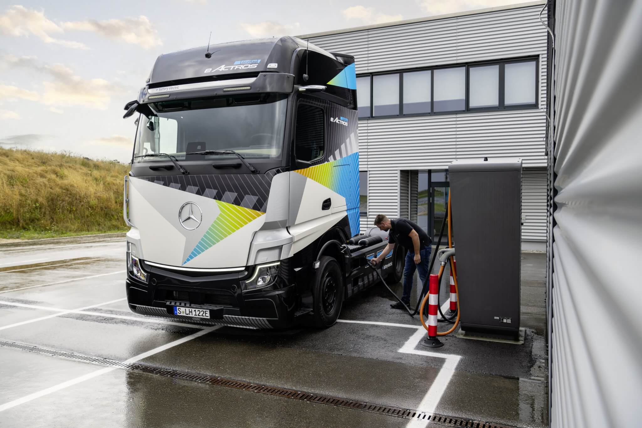 Mercedes eActros Long Haul