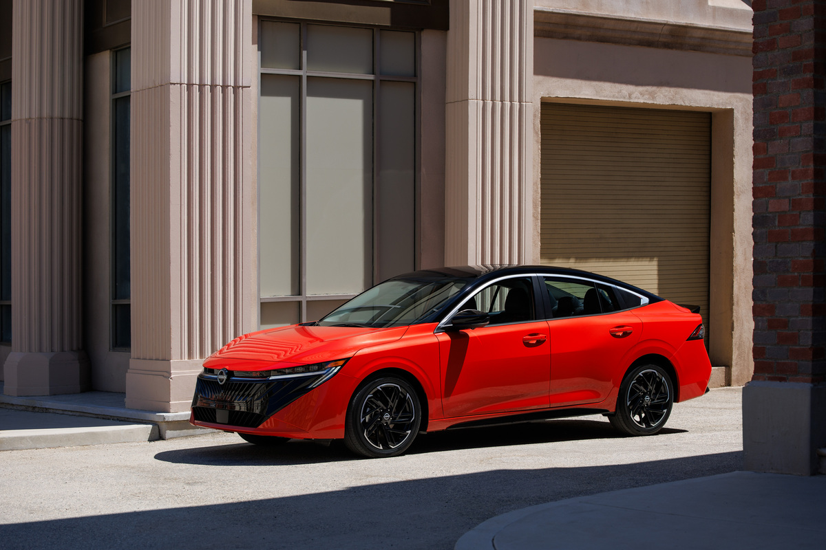 Novo Nissan Sentra ganha visual futurista, mas não mexe no motor aspirado
